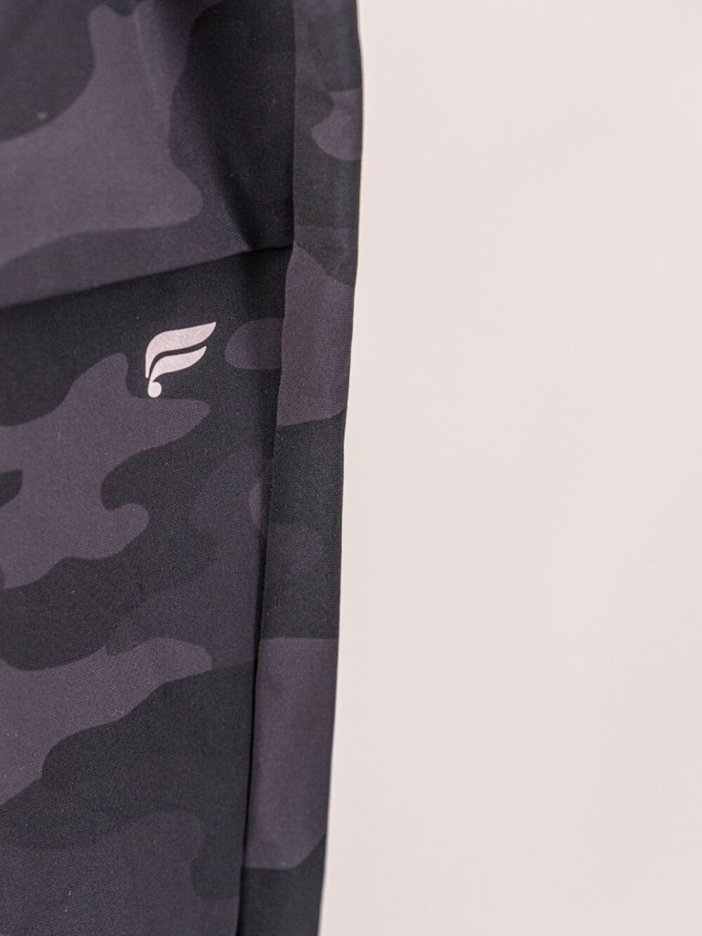 Fabletics The One Jogger Men's Pants Large (Black Camouflage)